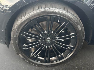 2025 Land Rover Range Rover SE