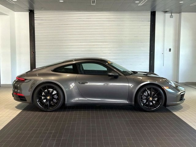 2020 Porsche 911 Carrera
