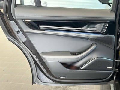 2025 Porsche Panamera 4