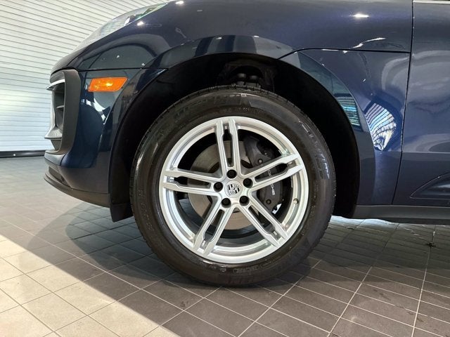 2022 Porsche Macan Base