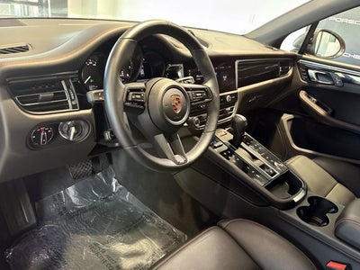 2025 Porsche Macan T