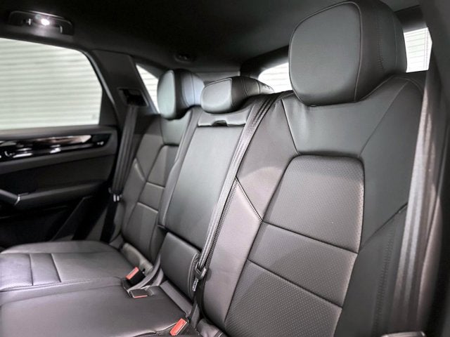 2022 Porsche Cayenne Base