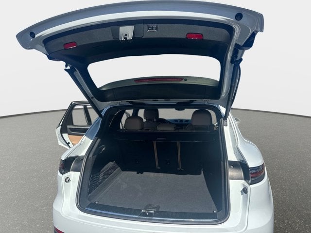 2023 Porsche Cayenne Base