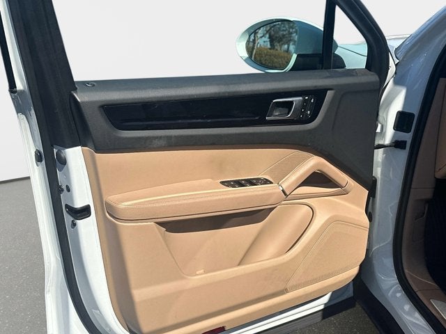 2023 Porsche Cayenne Base