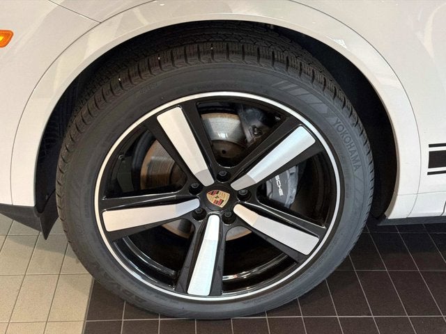 2025 Porsche Cayenne Base