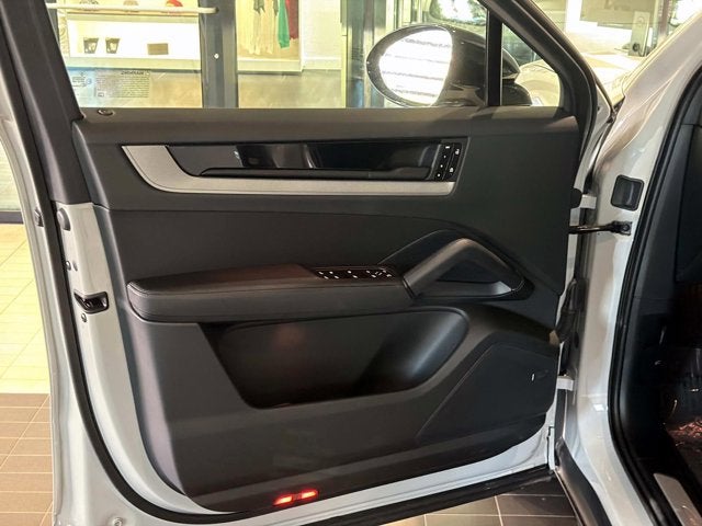 2025 Porsche Cayenne Base