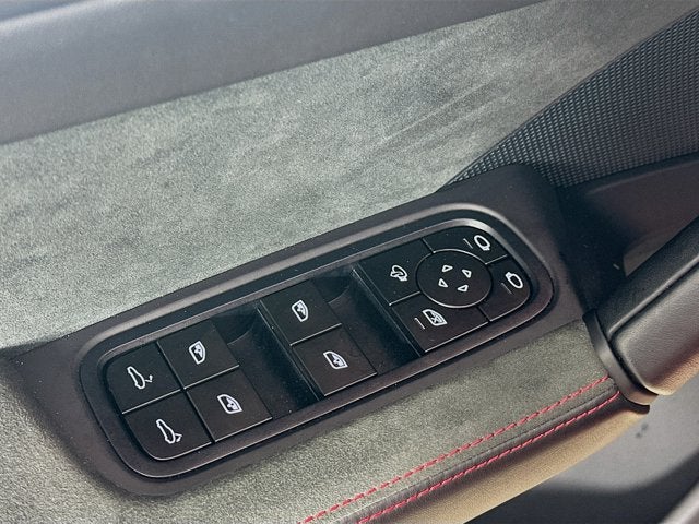 2025 Porsche Cayenne GTS